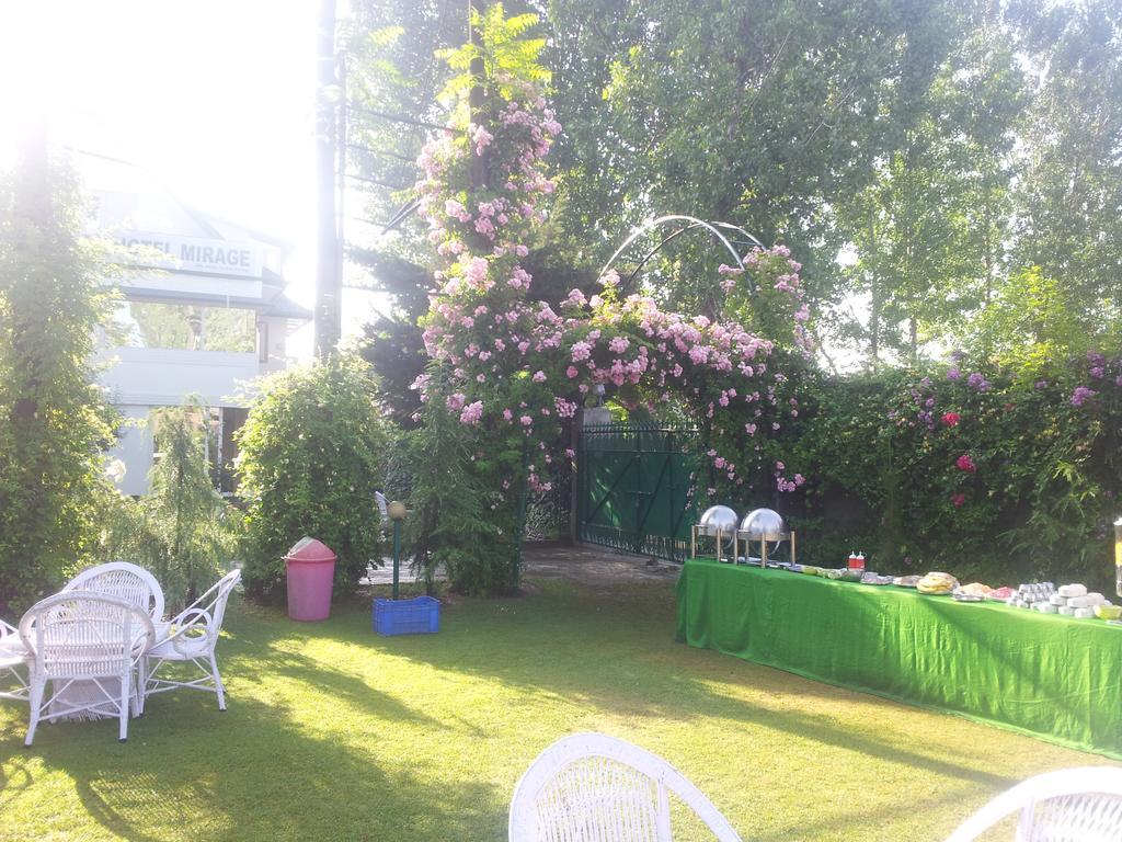 فندق ميراج Srīnagar المظهر الخارجي الصورة
